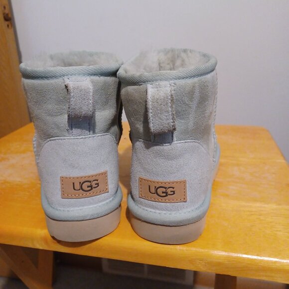 Women's UGG boots - Picture 3 of 3